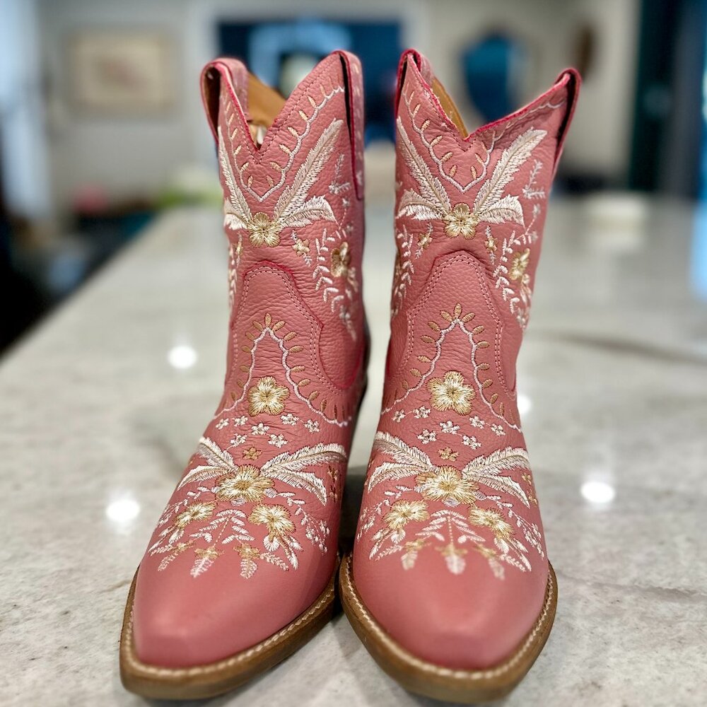 Dingo Boots Women's Primrose Fashion Boot, Pink, 8.5